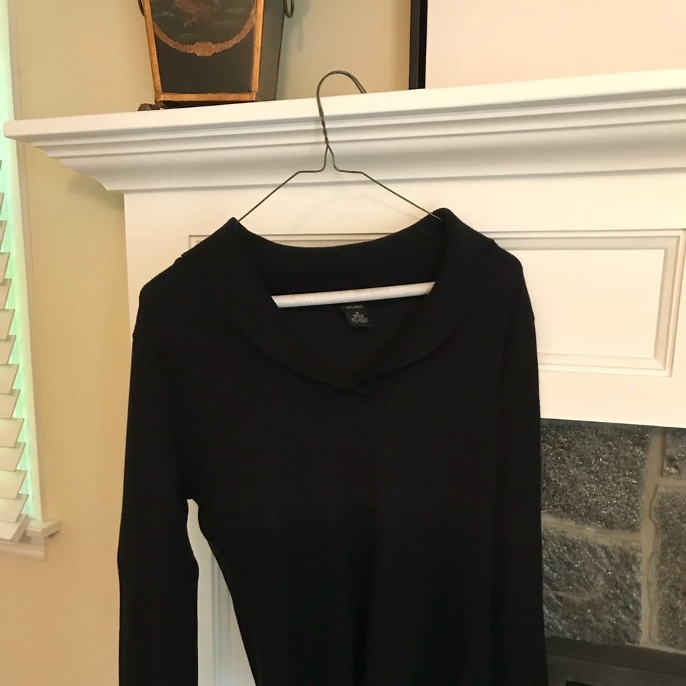 Long sleeve black sweater top